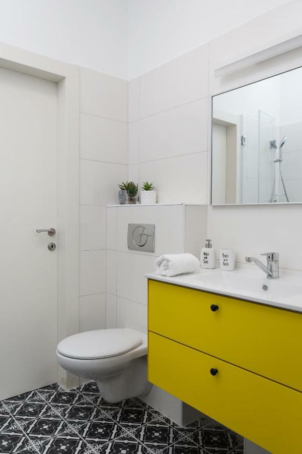 Colorful Bnb Apartment ไฮฟา ภายนอก รูปภาพ