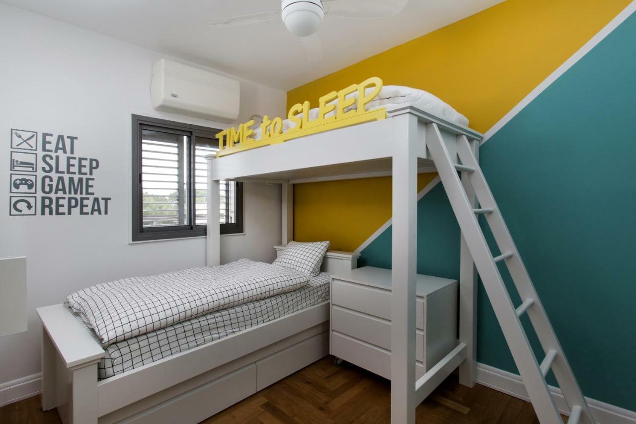 Colorful Bnb Apartment ไฮฟา ภายนอก รูปภาพ