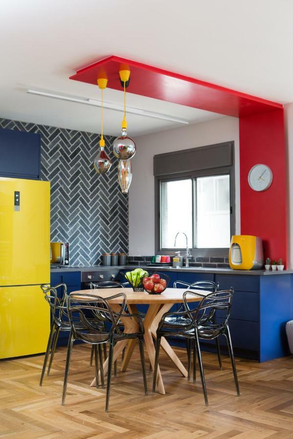 Colorful Bnb Apartment ไฮฟา ภายนอก รูปภาพ