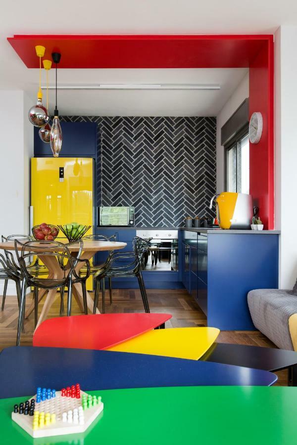 Colorful Bnb Apartment ไฮฟา ภายนอก รูปภาพ