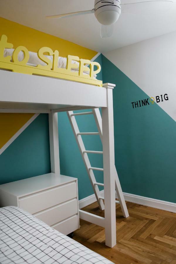 Colorful Bnb Apartment ไฮฟา ภายนอก รูปภาพ