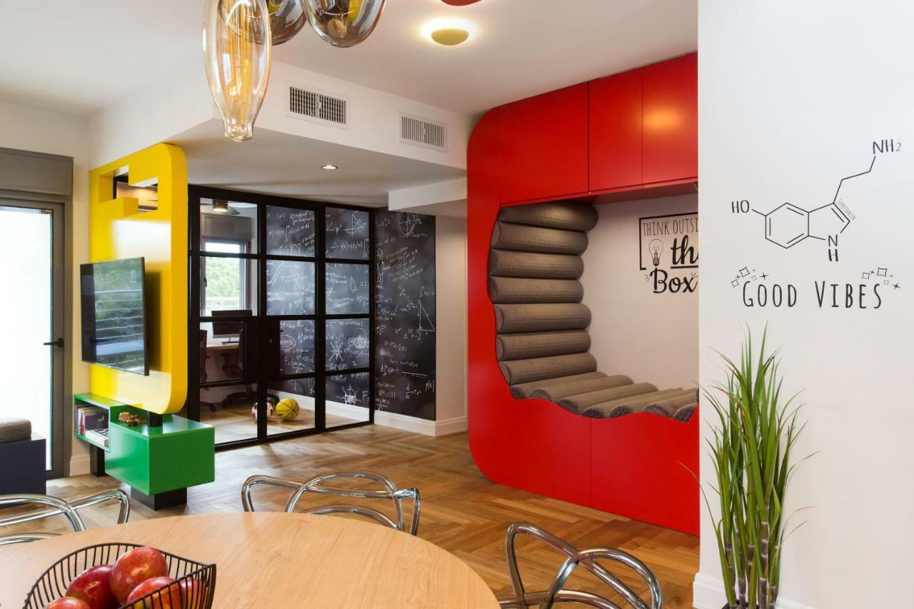 Colorful Bnb Apartment ไฮฟา ภายนอก รูปภาพ